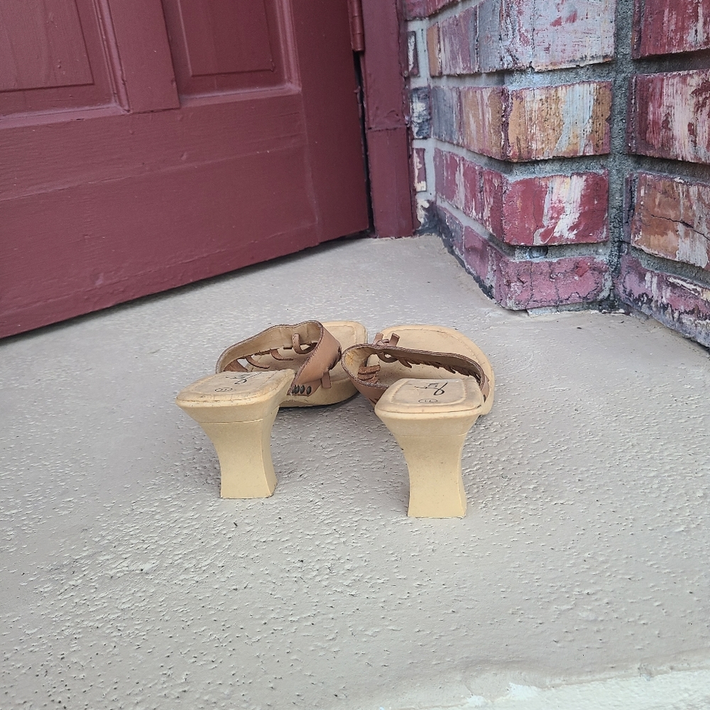 Sandals - Picture 7 of 7